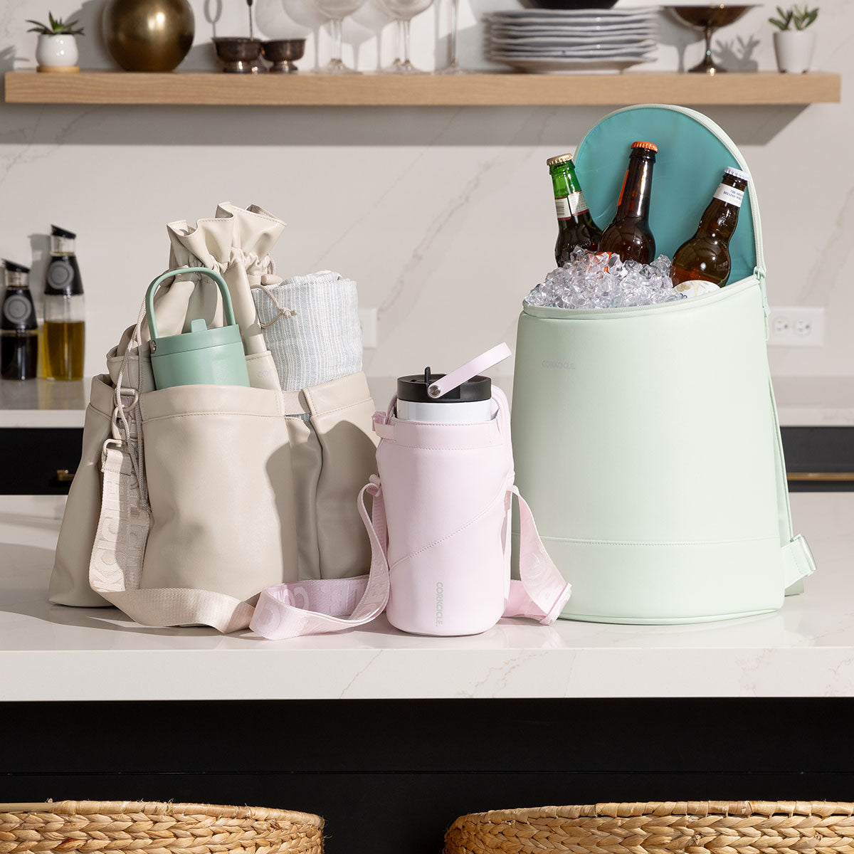 beverage-bucket-bag-b9 6c4793ad3b8e--group-lifestyle1.jpg